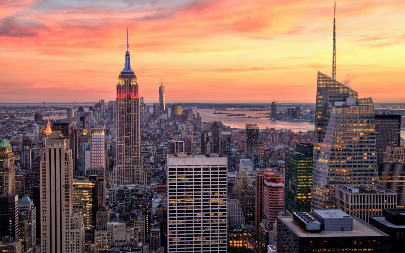 New York City Midtown with Empire State Building at Amazing Suns